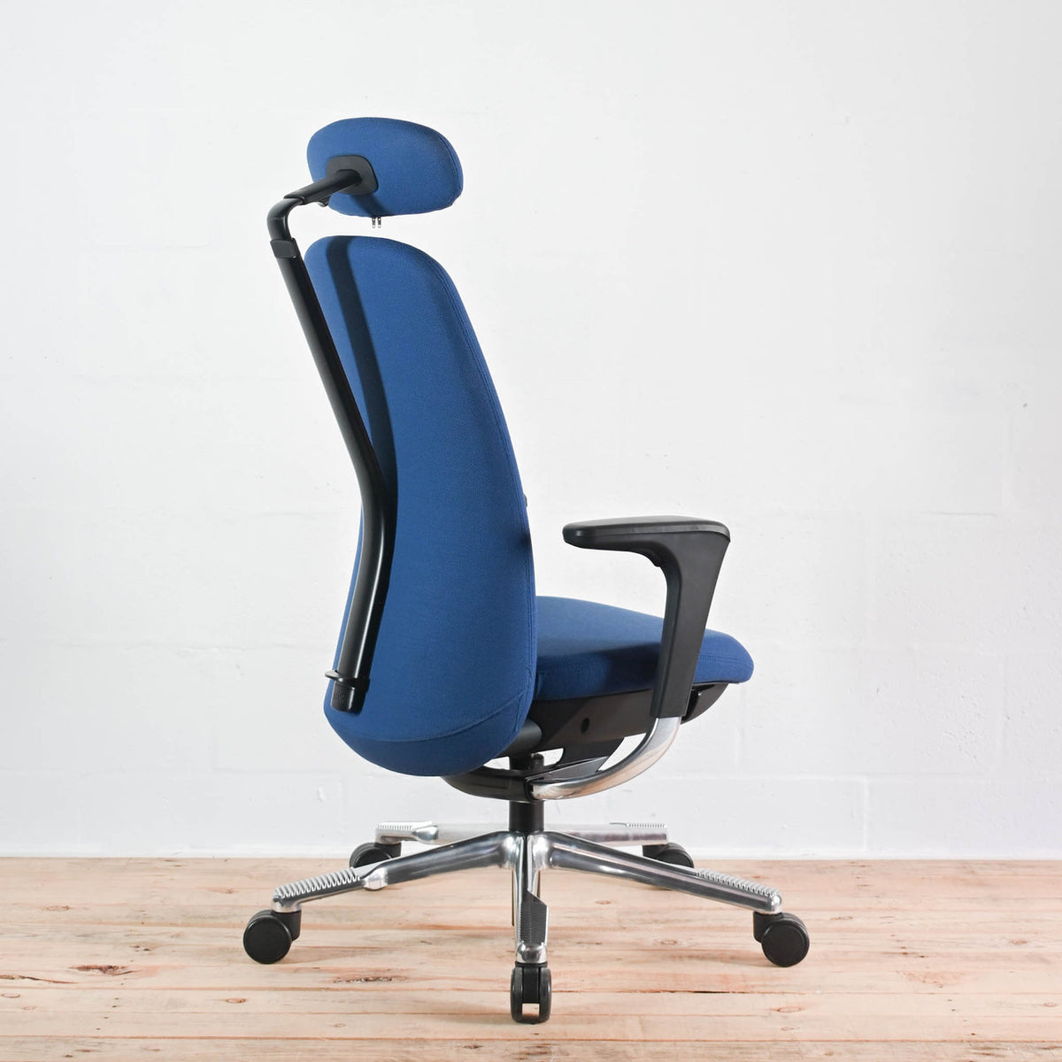 HAG Futu SoFi 7300 Blue Upholstered Office Chair | Re-Lived