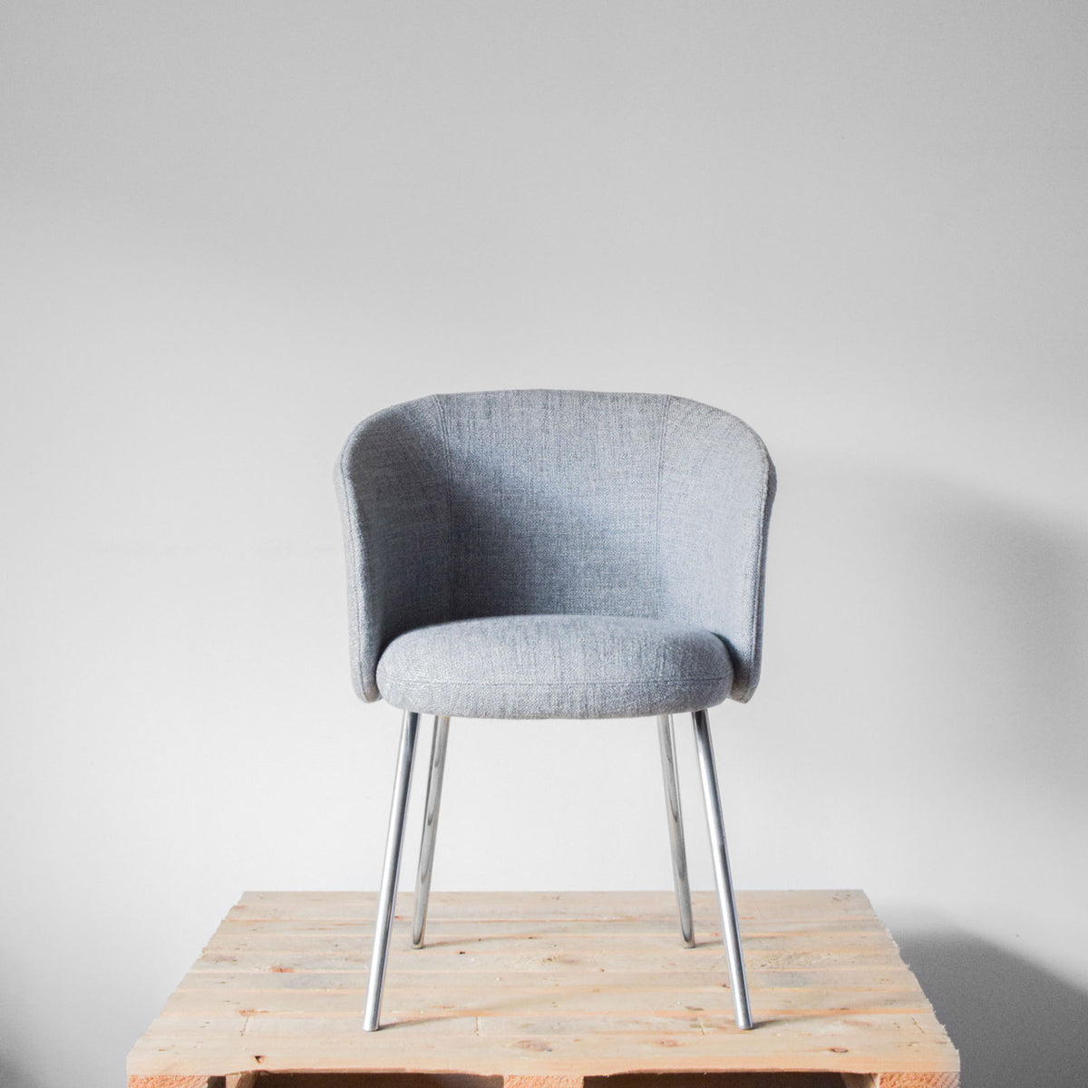 Vitra Mikado Arm Chair Pebble | Re-Lived