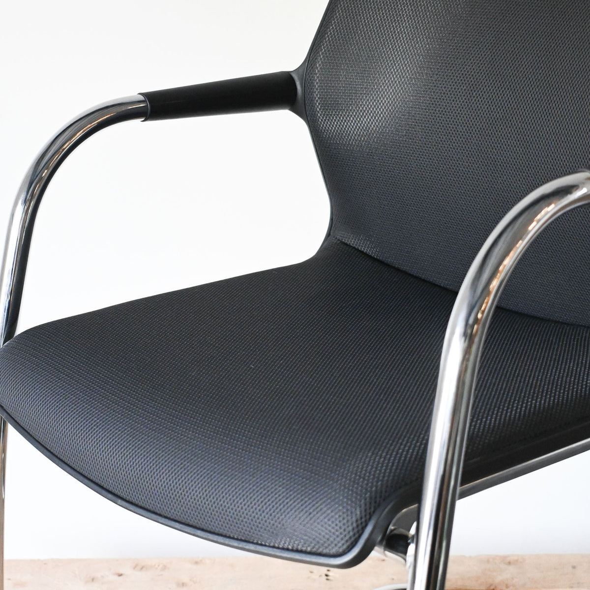 Vitra Unix Meeting Chair | Re-Lived