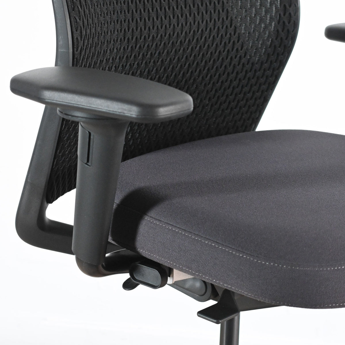 Vitra ID Mesh Black / Grey Office Chair | Re-Lived