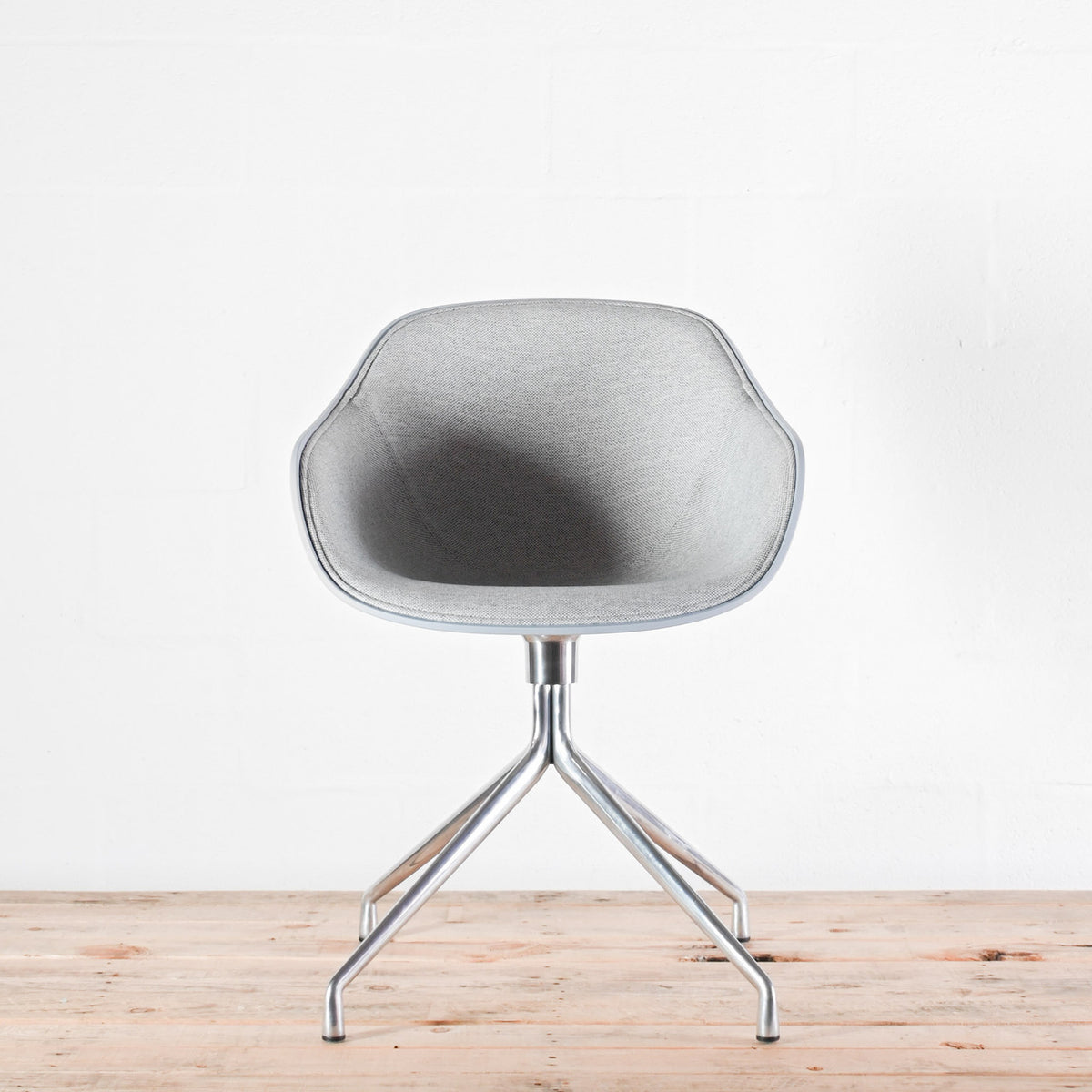 HAY AAC 220 Upholstered Swivel Chair | Re-Lived