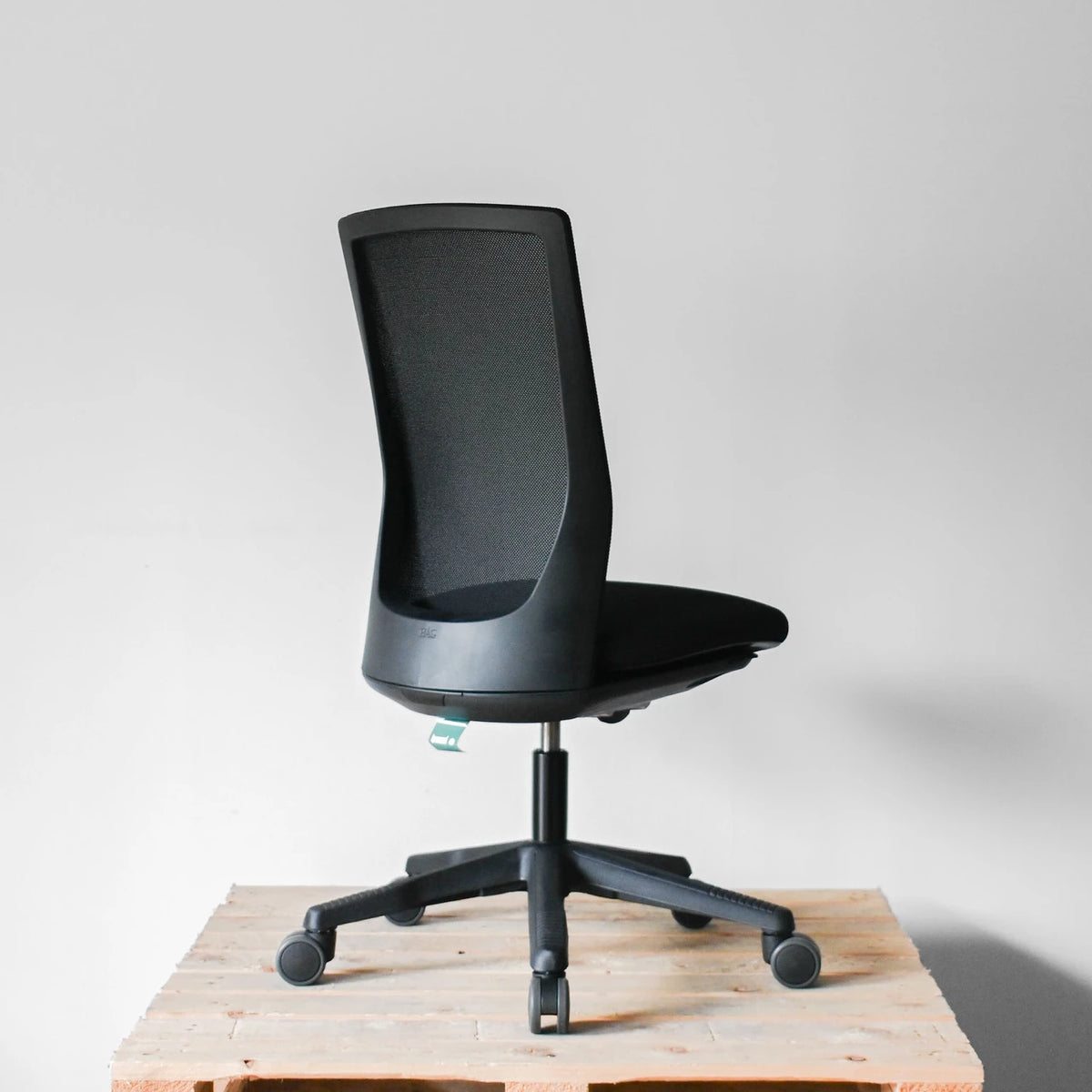 HAG Futu Mesh NO Arms Office Chair | Re-Lived