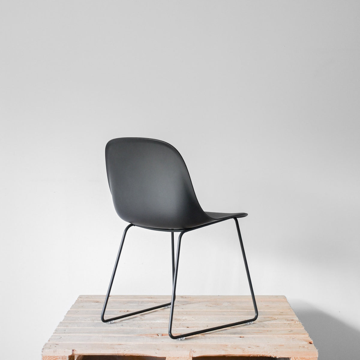 Muuto Fiber Side Chair Black | Re-Lived