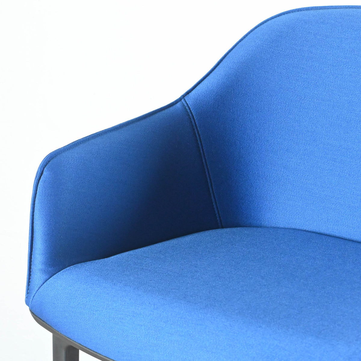 Vitra Softshell Armchair 4 Leg Base Aura Royal Blue | Re-Lived