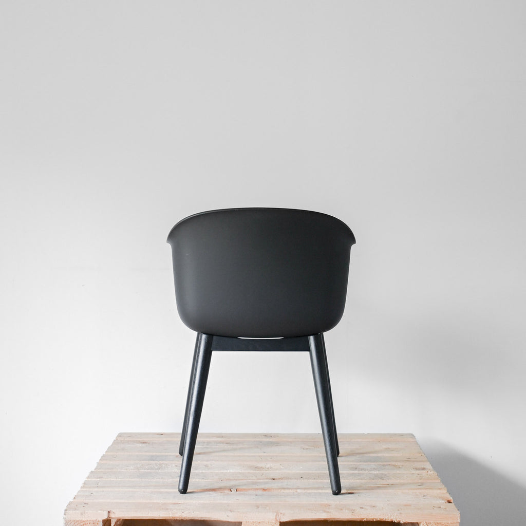 Muuto Fiber Armchair Black Shell / Wood Base | Re-Lived