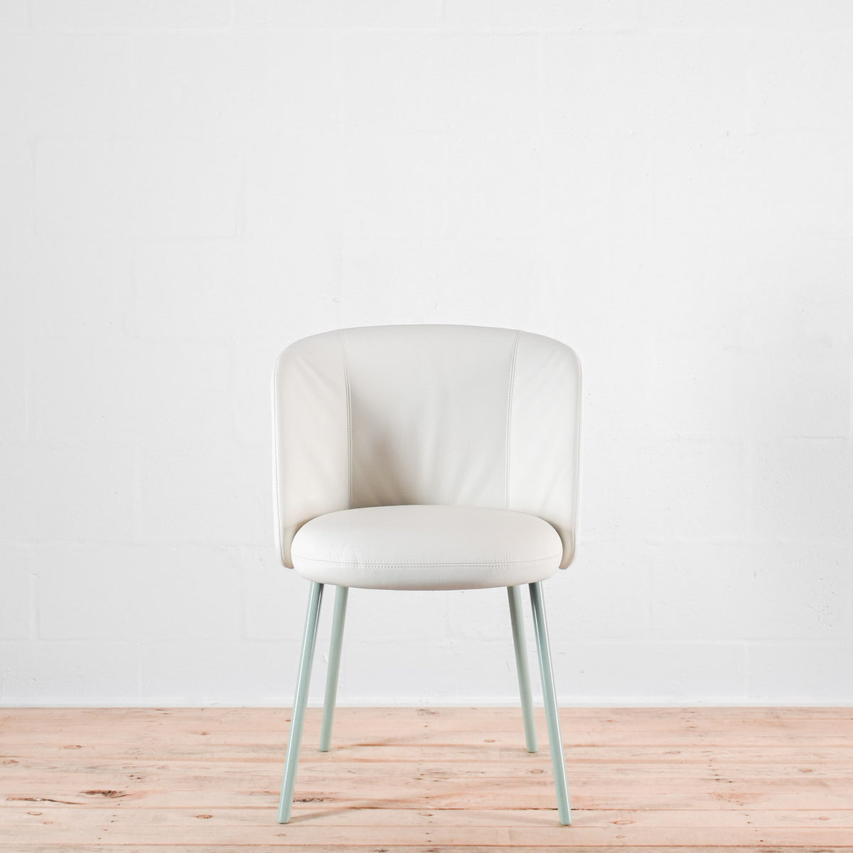 Vitra Mikado Side Chair Sand Leather | Re-Lived