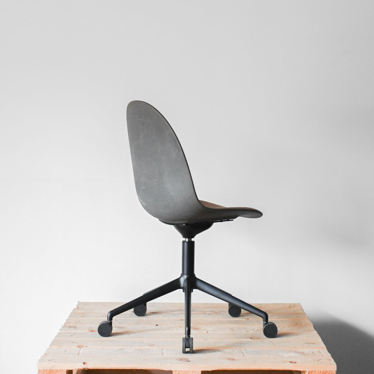 Mater Eternity Upholstered Seat Swivel Chair | Re-Lived