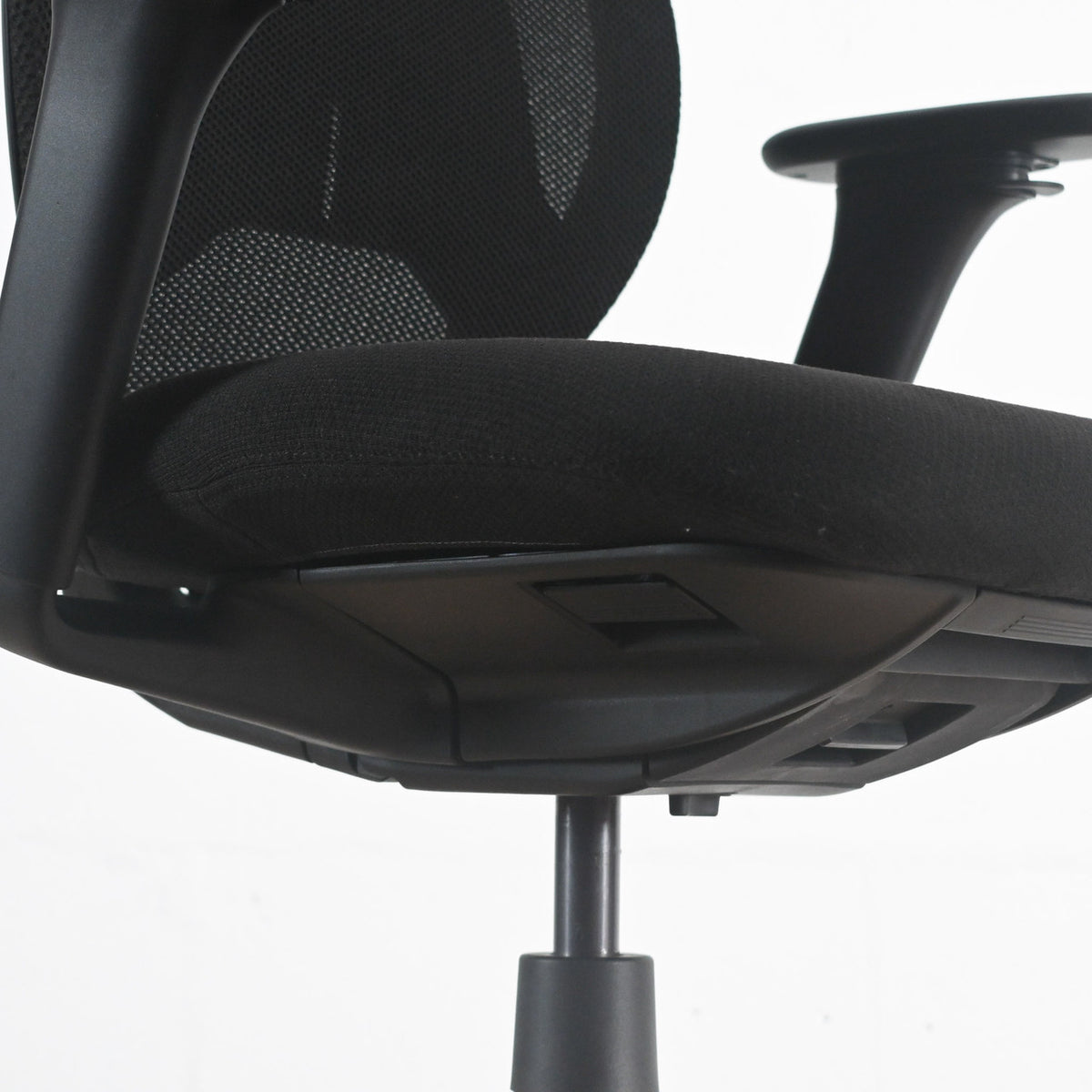 Vitra ACX Light Chair Black Fabric with Lumbar Support | Re-Lived