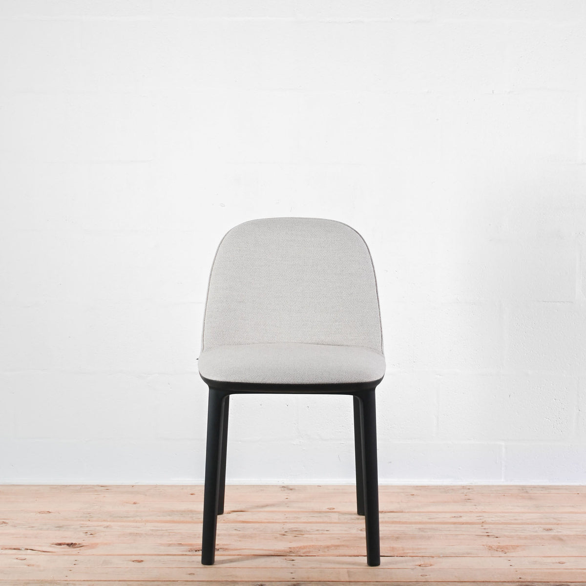 Vitra Softshell Side Chair Dumet Beige Fabric | Re-Lived