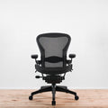 Herman Miller Aeron Classic Office Chair - Graphite / Classic Carbon