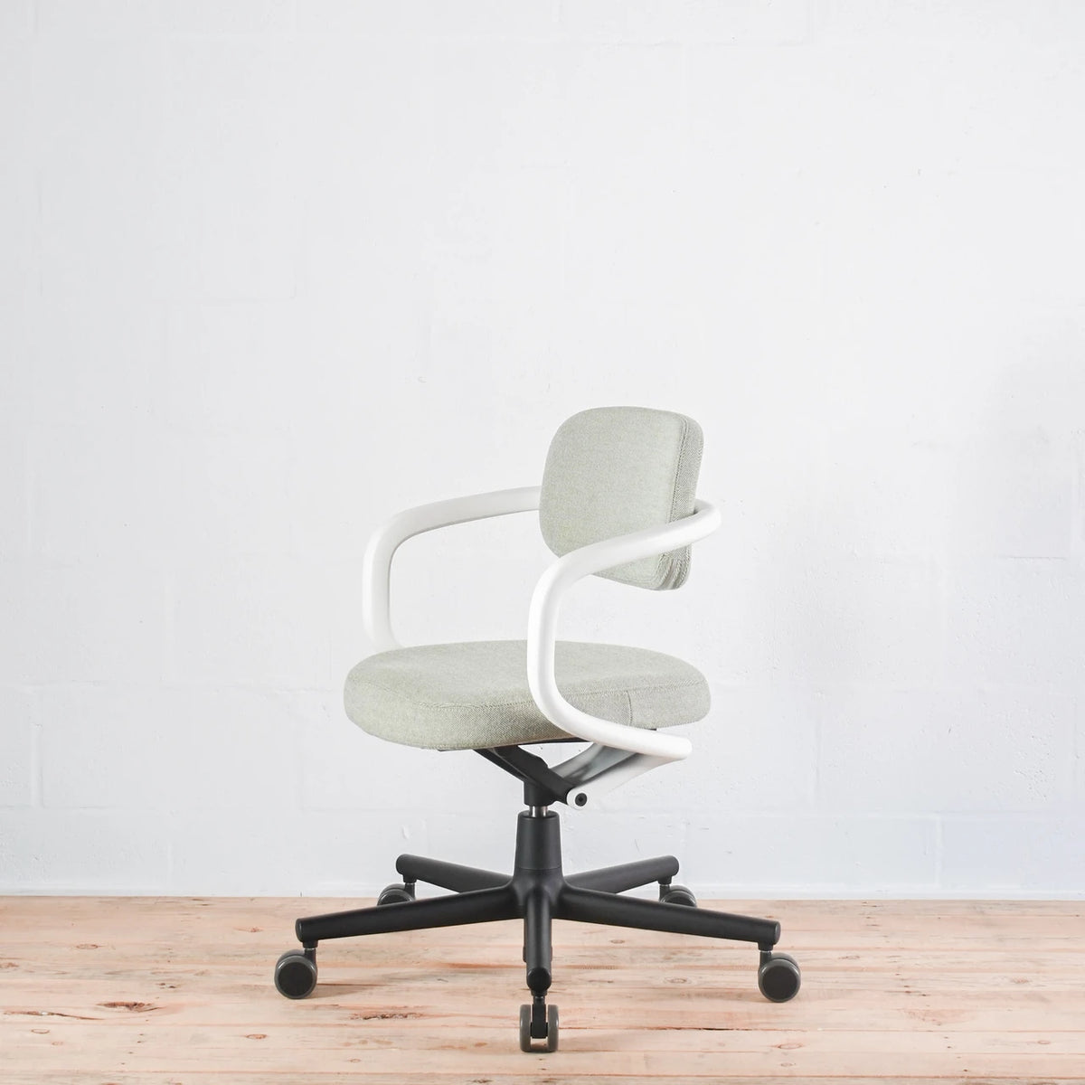 Vitra Allstar Ivory / Forest Office Chair | Re-Lived