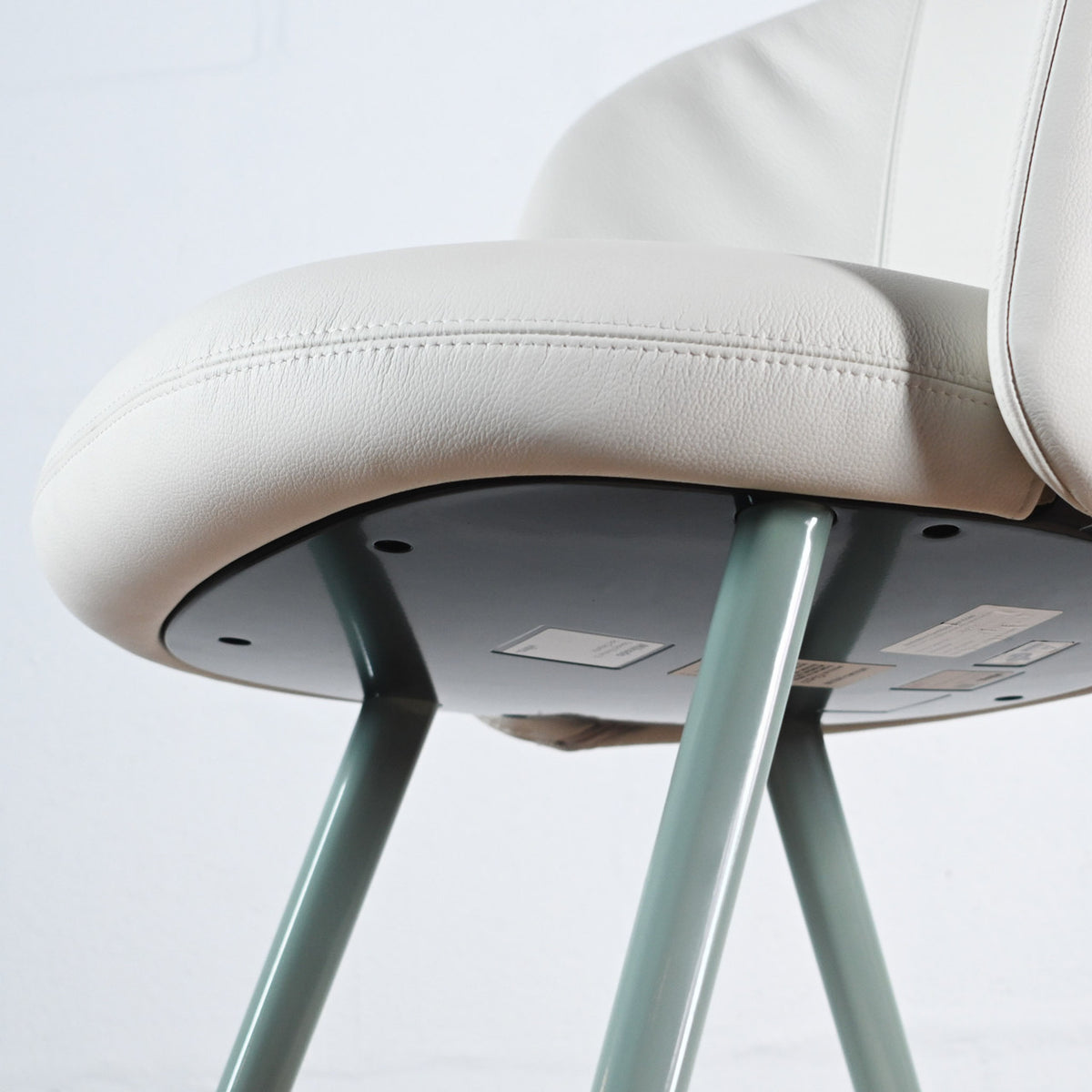 Vitra Mikado Side Chair Sand Leather | Re-Lived