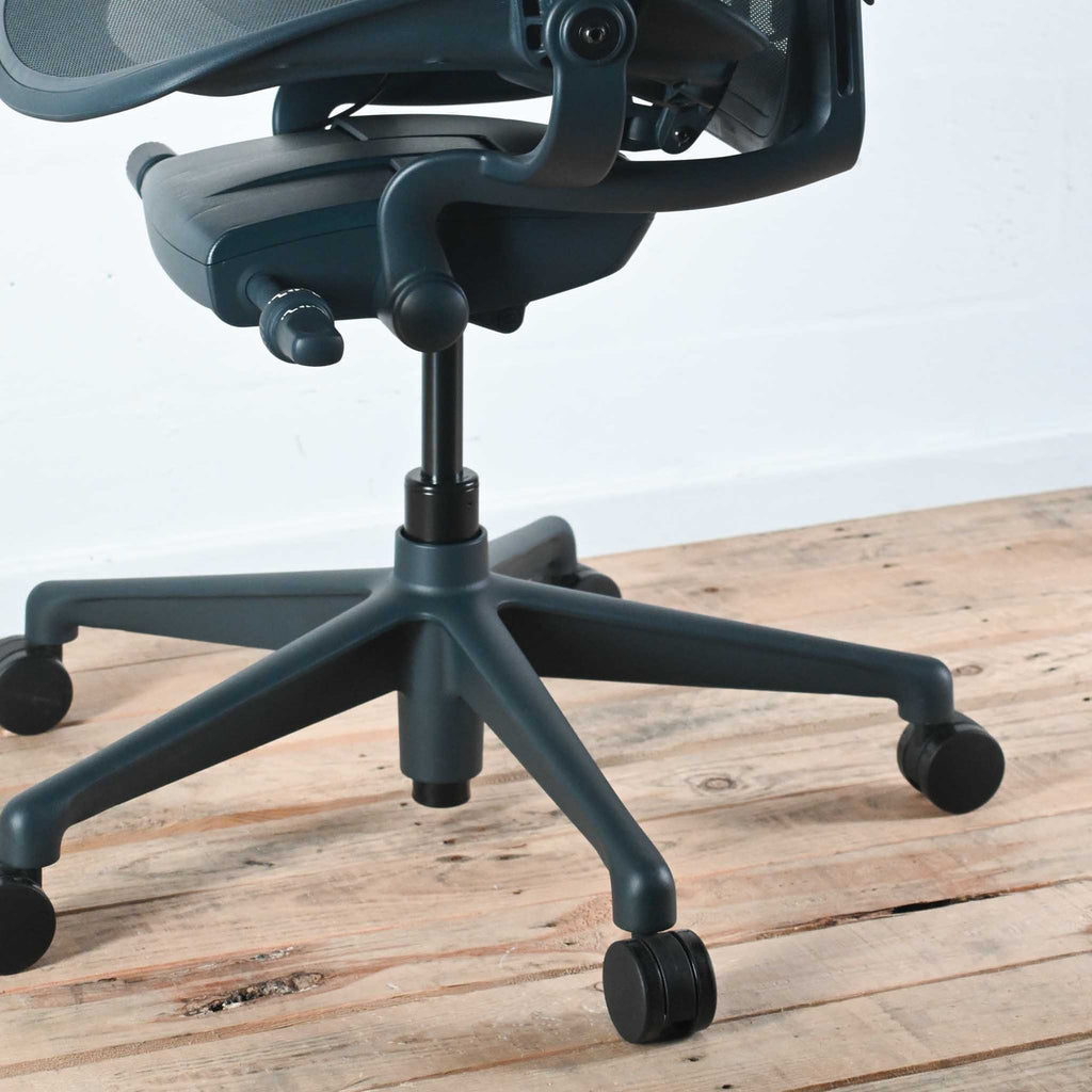 Herman Miller Aeron Size B Nightfall Office Chair | Re-Lived