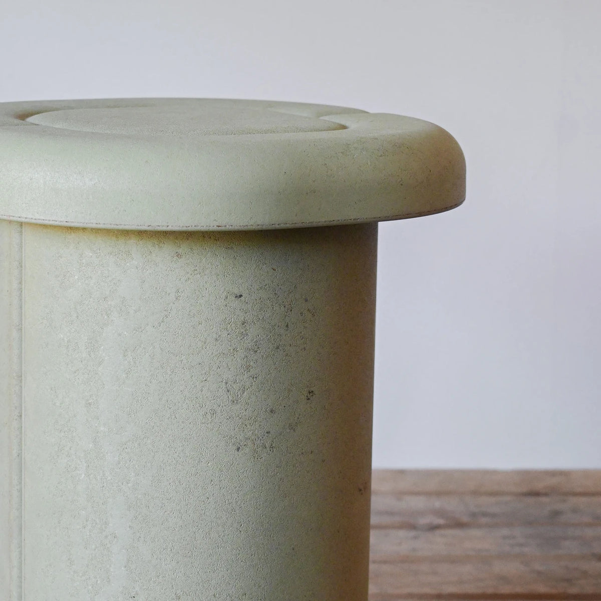 Mater Alder Stool Light Green | Re-Lived