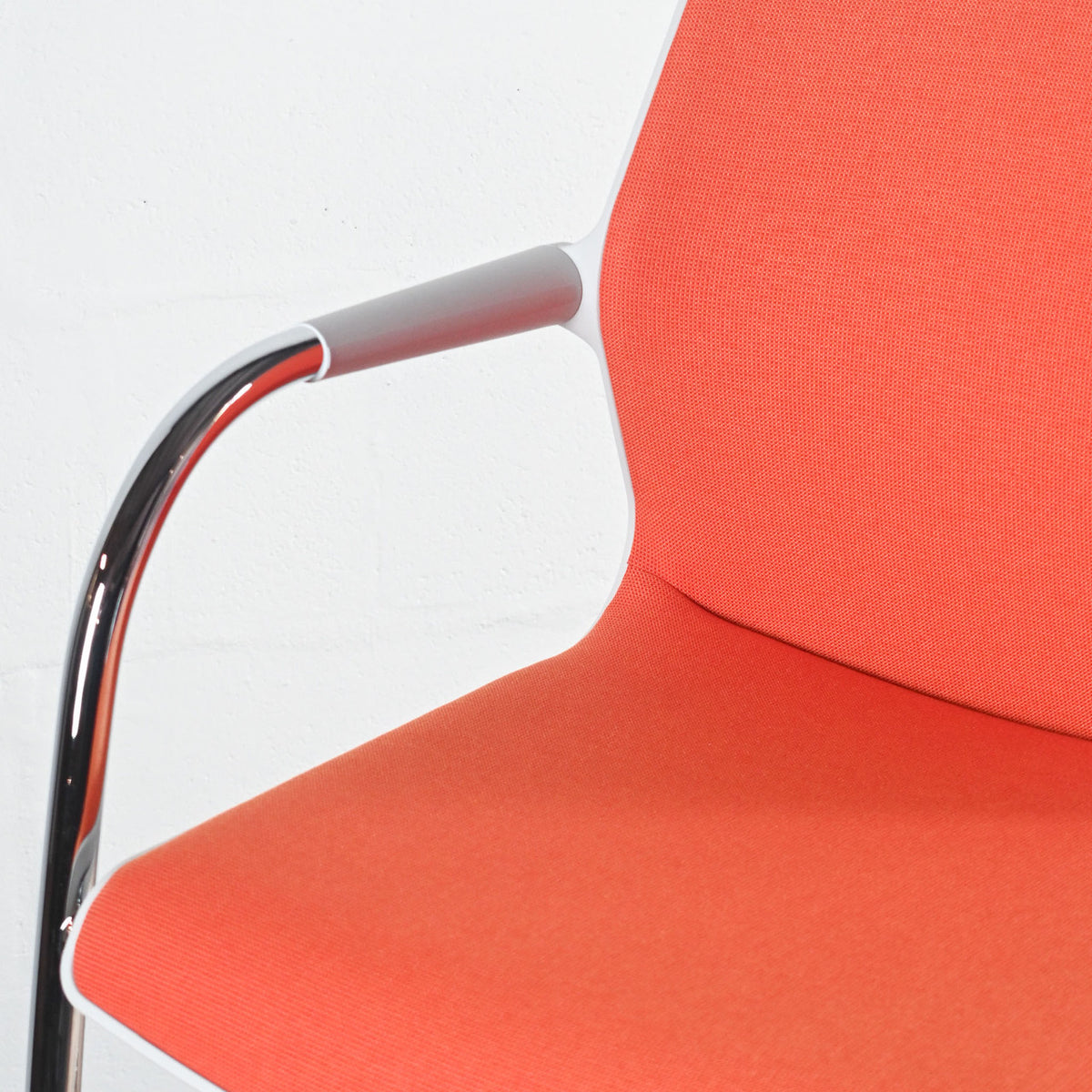 Vitra Unix Meeting Chair Kvadrat Pro Fabric | Re-Lived