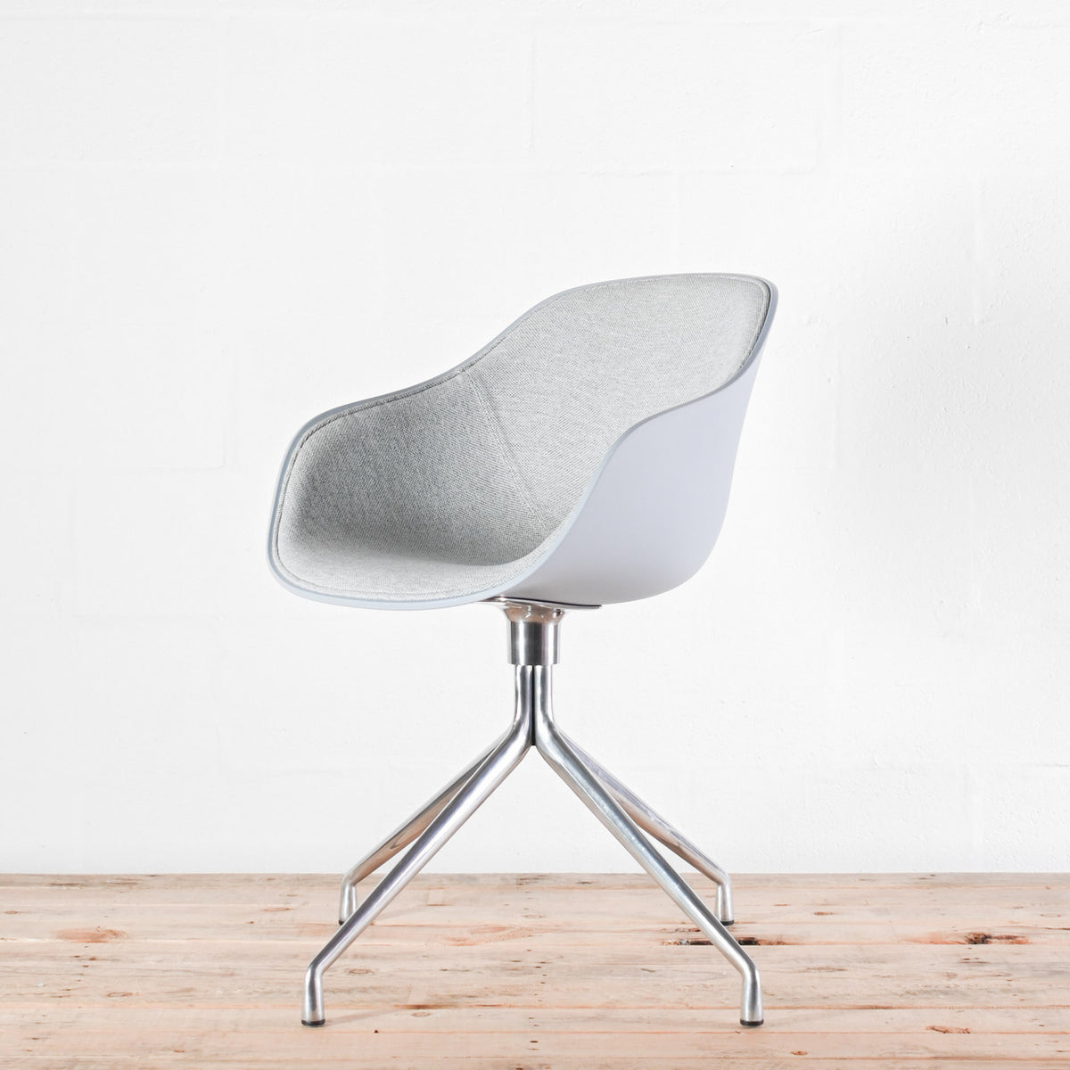 HAY AAC 220 Upholstered Swivel Chair | Re-Lived