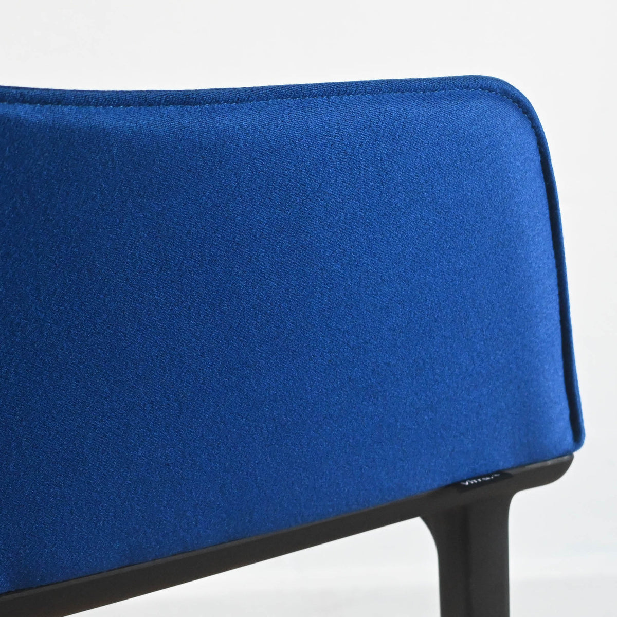 Vitra Softshell Armchair 4 Leg Base Aura Royal Blue | Re-Lived