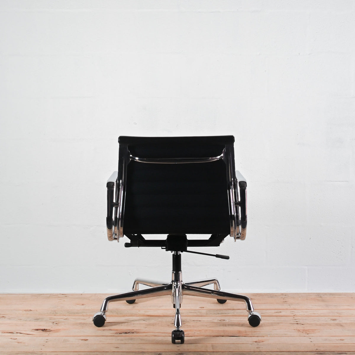 Vitra Eames EA 117 Black Leather Chair | Re-Lived