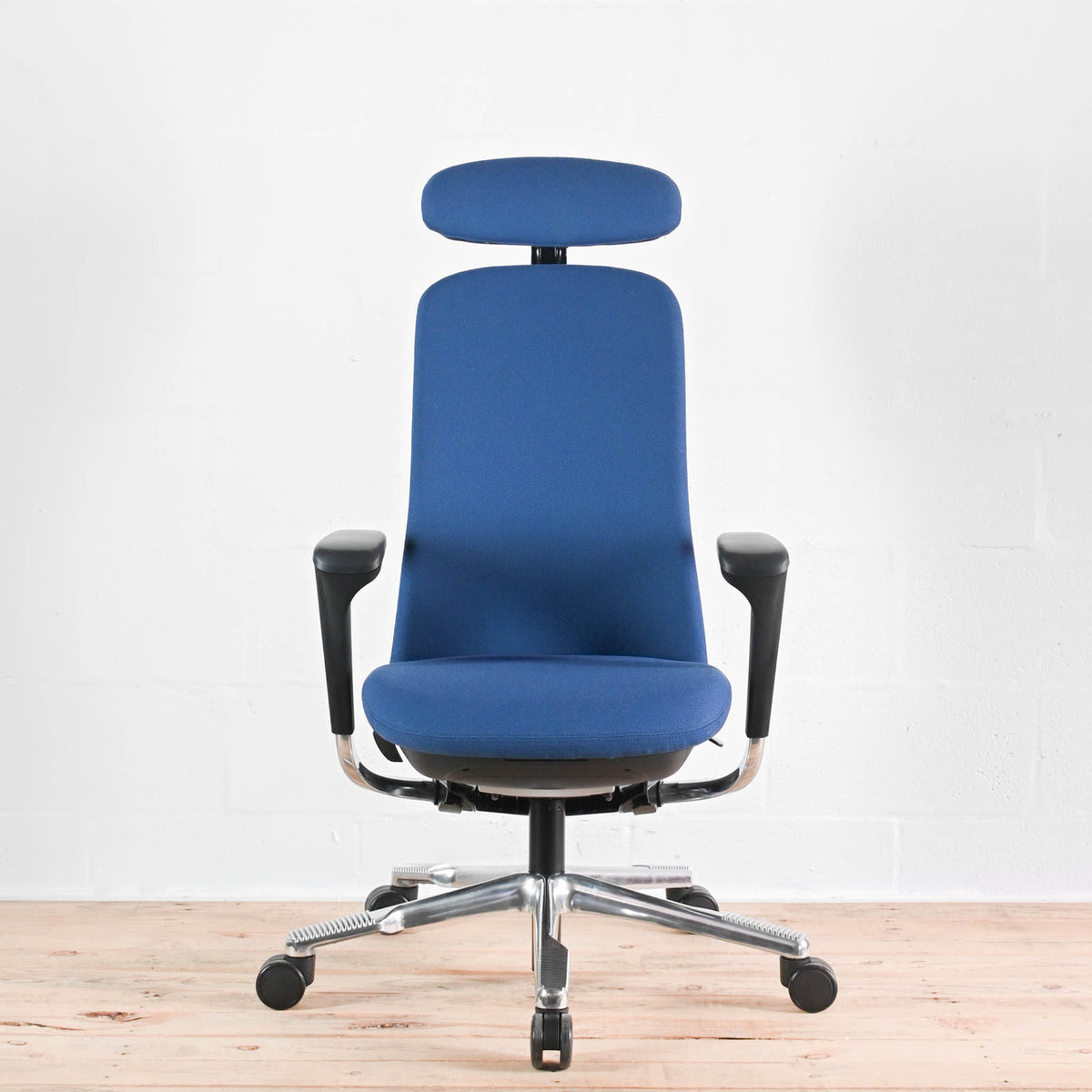 HAG Futu SoFi 7300 Blue Upholstered Office Chair | Re-Lived