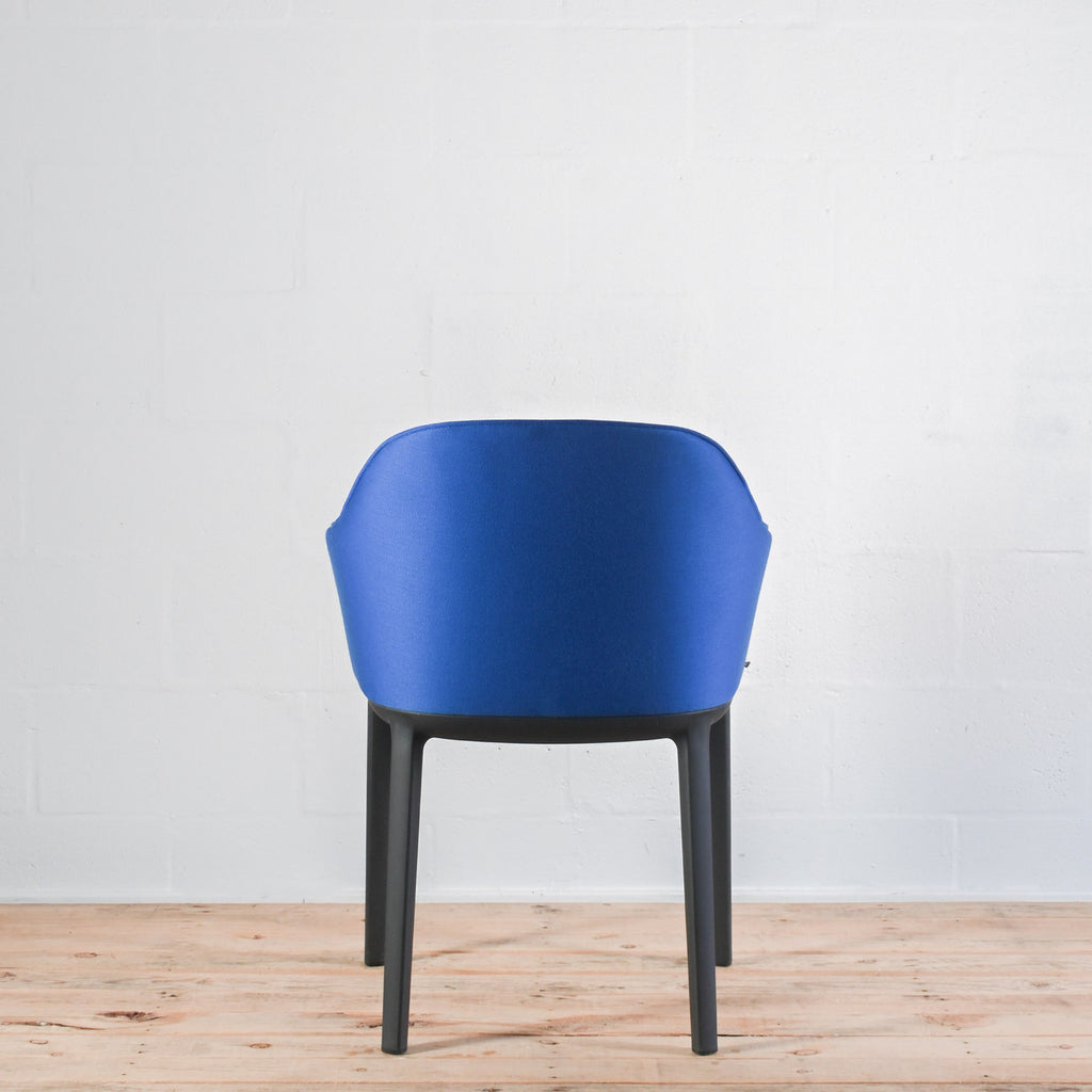 Vitra Softshell Armchair 4 Leg Base Aura Royal Blue | Re-Lived