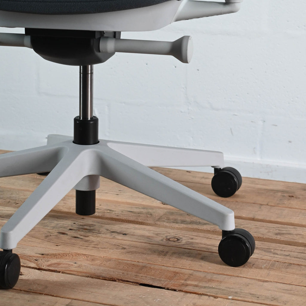Herman Miller Verus Triflex Back Mineral Office Chair Special Edition | Re-Lived