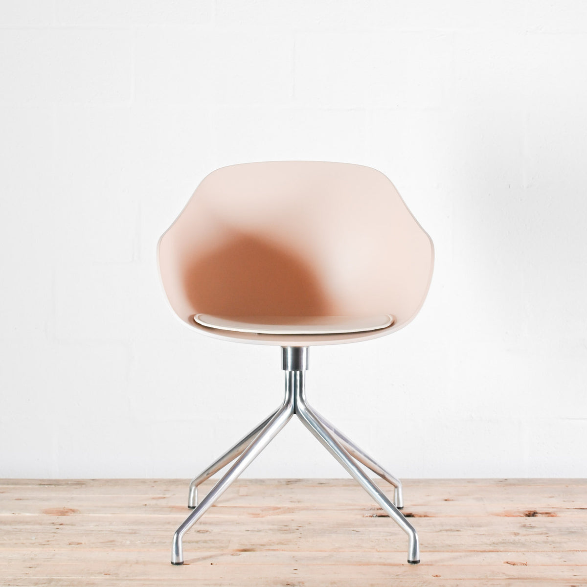 HAY AAC 220 Pale Peach Swivel Chair | Re-Lived