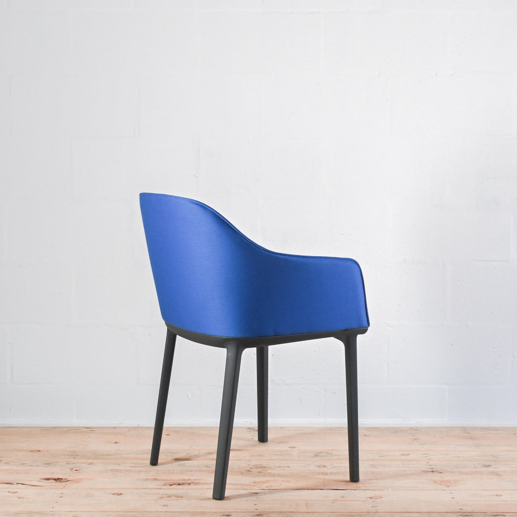 Vitra Softshell Armchair 4 Leg Base Aura Royal Blue | Re-Lived