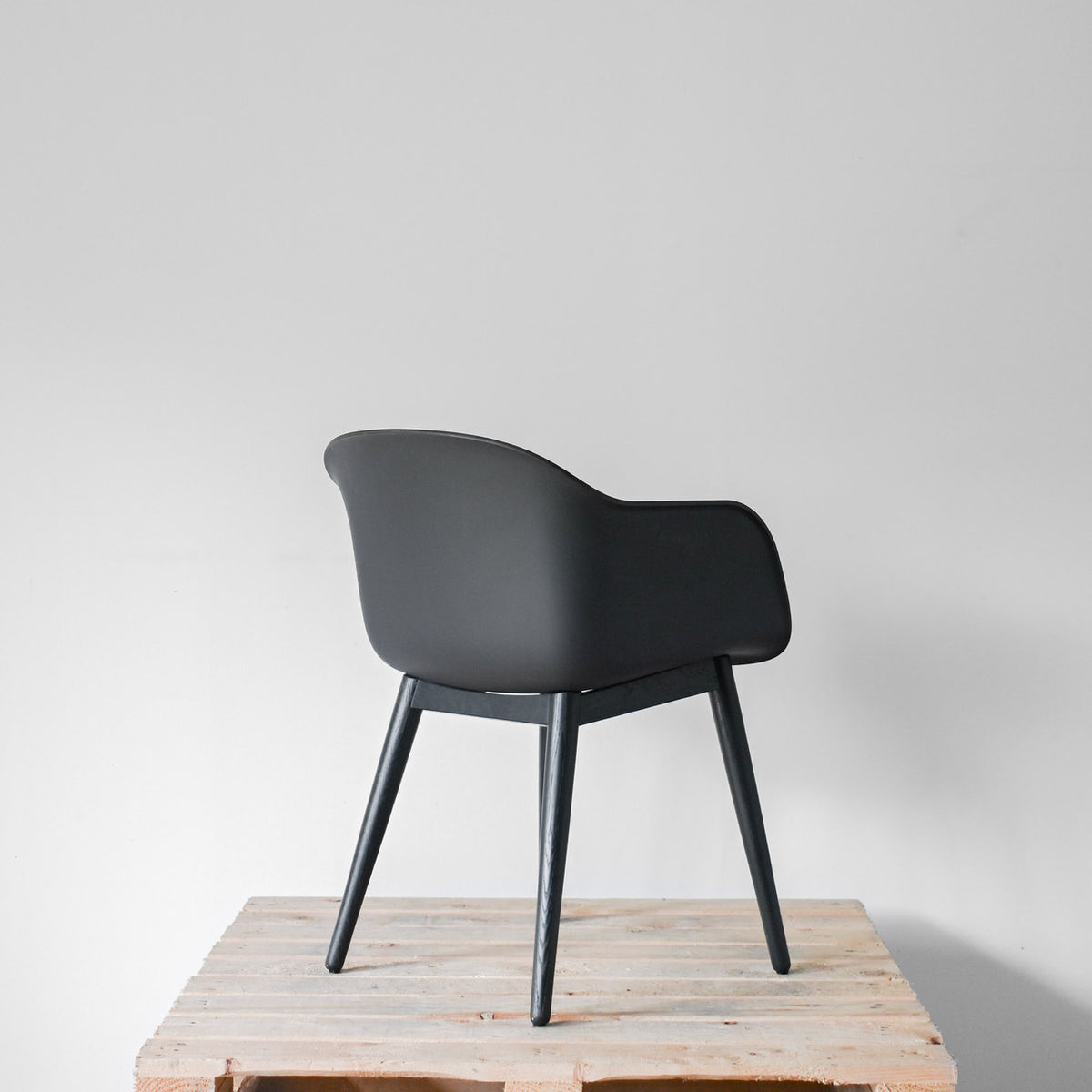 Muuto Fiber Armchair Black Shell / Wood Base | Re-Lived