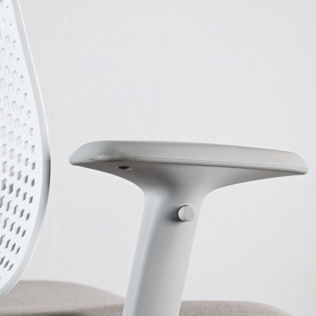 Herman Miller Verus Triflex Office Chair - White / Grey