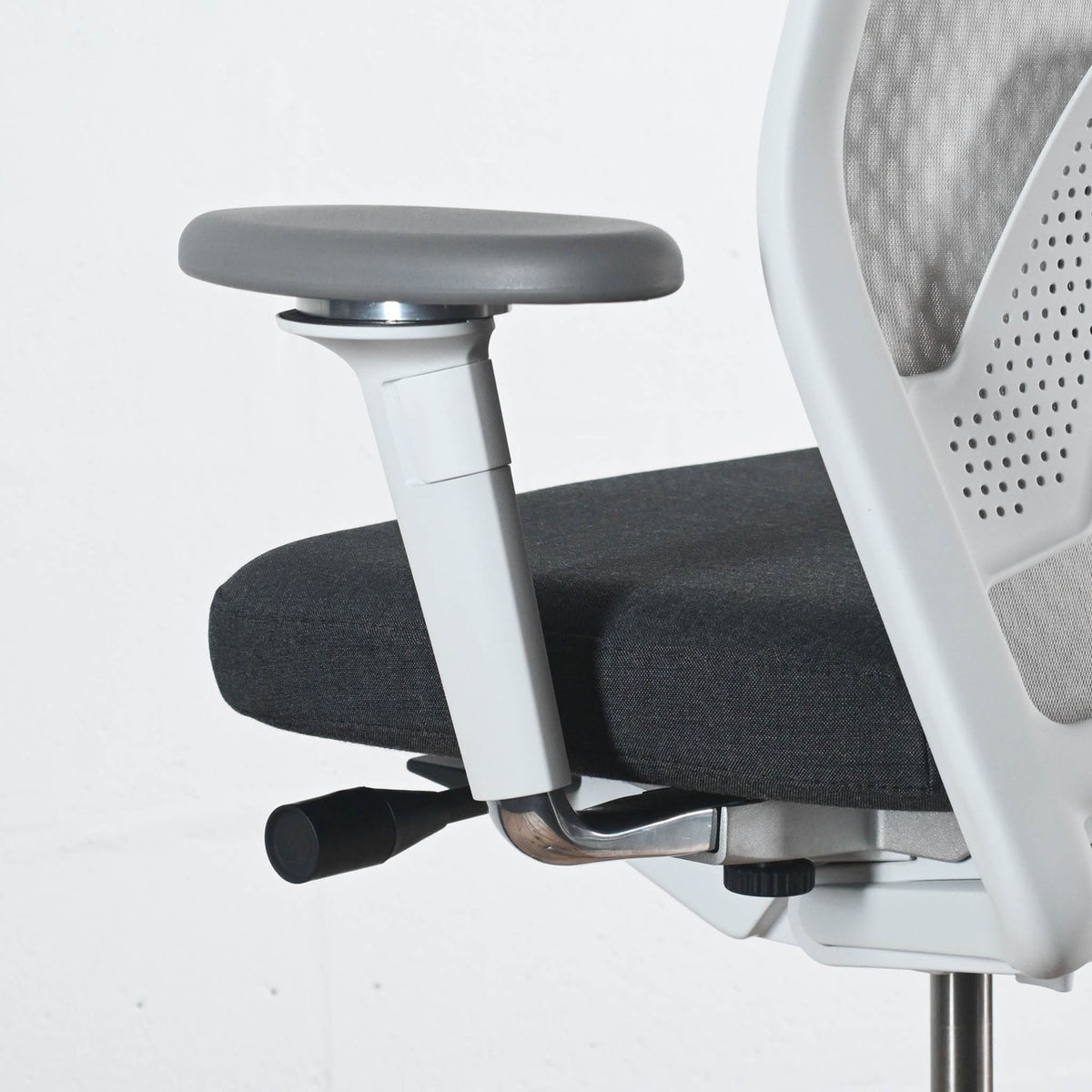 Vitra ID Mesh Soft Grey Office Chair | Re-Lived