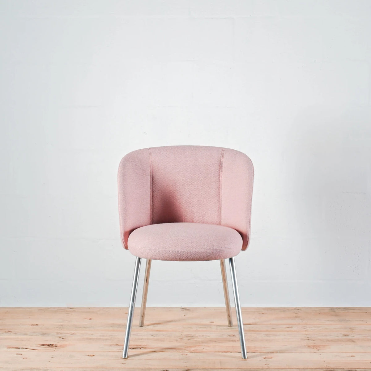 Vitra Mikado Chair 4 Leg Polished Base Rose Beige Fabric | Re-Lived