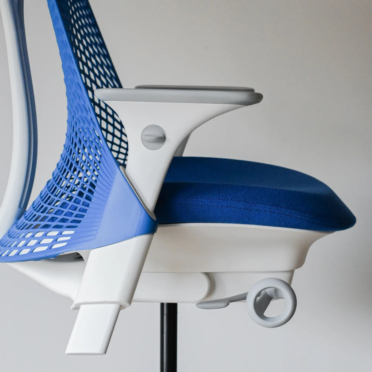 Herman Miller Sayl Berry Blue Chair | Re-Lived