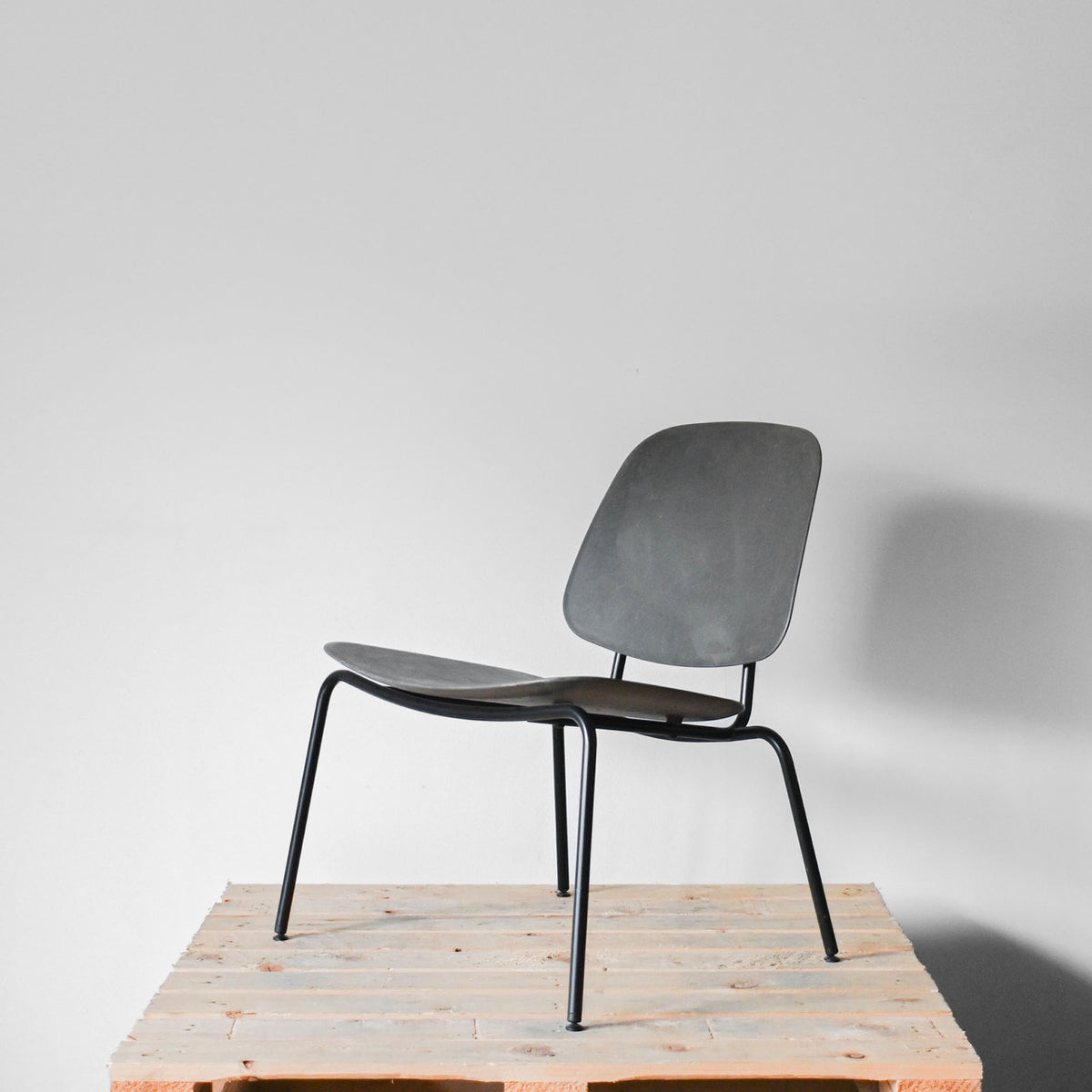Mater Compound Lounge Chair | Re-Lived