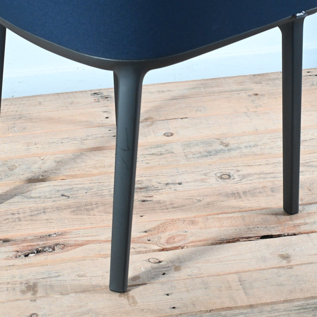 Vitra Softshell Armchair 4 Leg Base Plano Dark Blue | Re-Lived