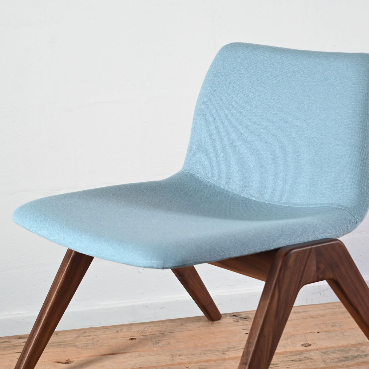 NaughtOne Viv Lounge Chair - Blue / Walnut