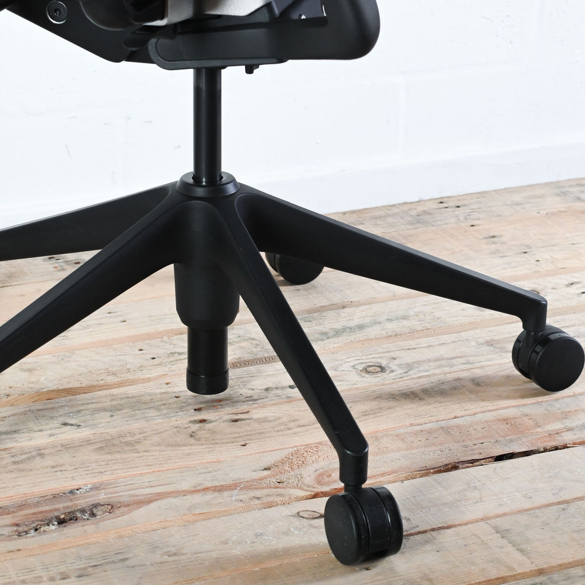 Vitra ID Mesh Black Office Chair | Re-Lived