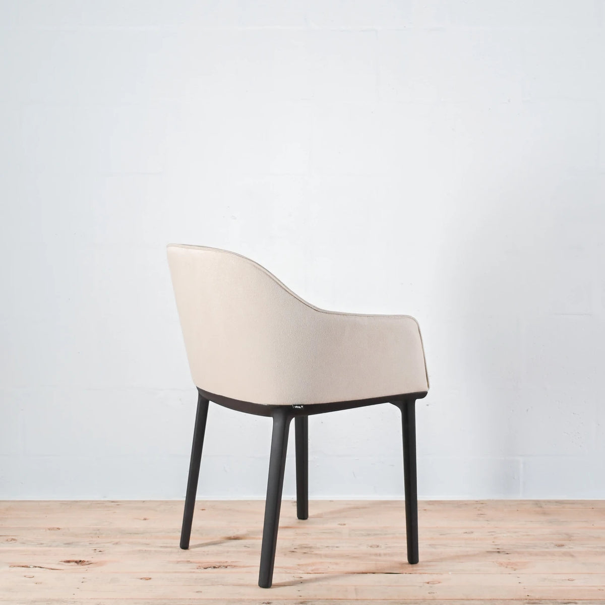 Vitra Softshell Armchair 4 Leg Base Mello Papyrus | Re-Lived