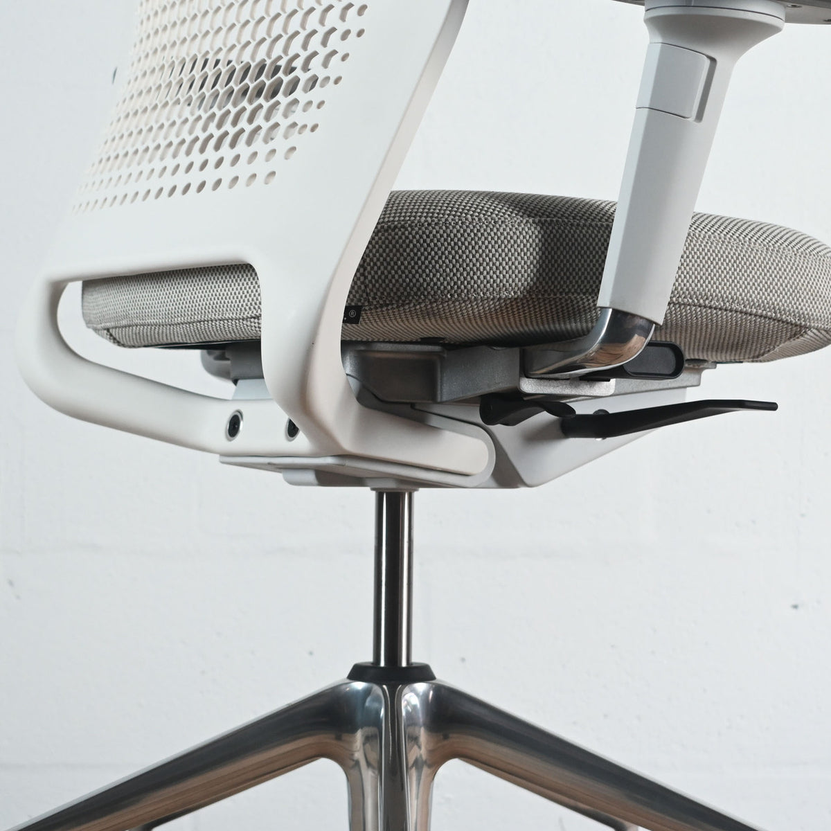 Vitra ID Air Soft Light Office Chair | Re-Lived