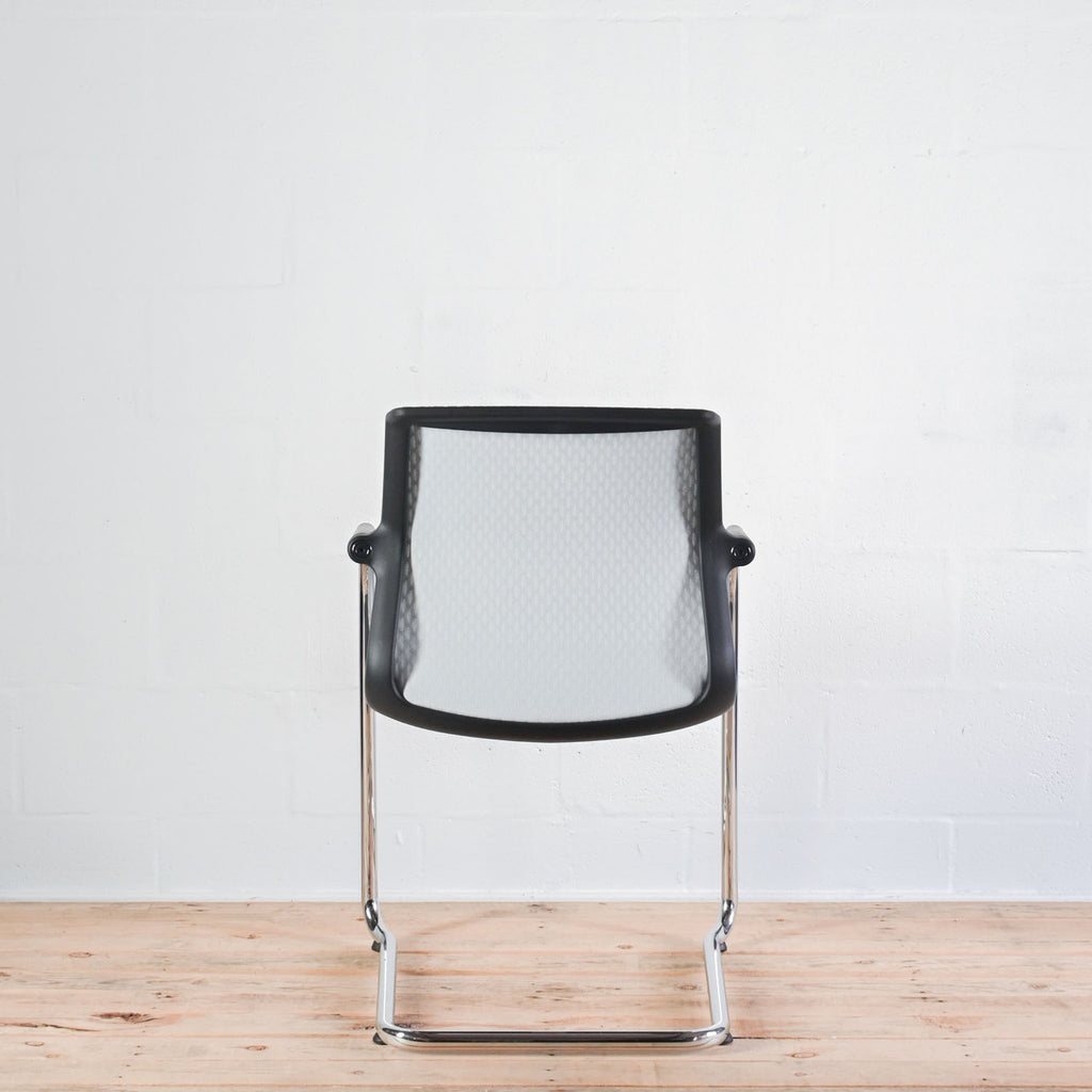Vitra Unix Meeting Chair Ice Grey Diamond Mesh | Re-Lived