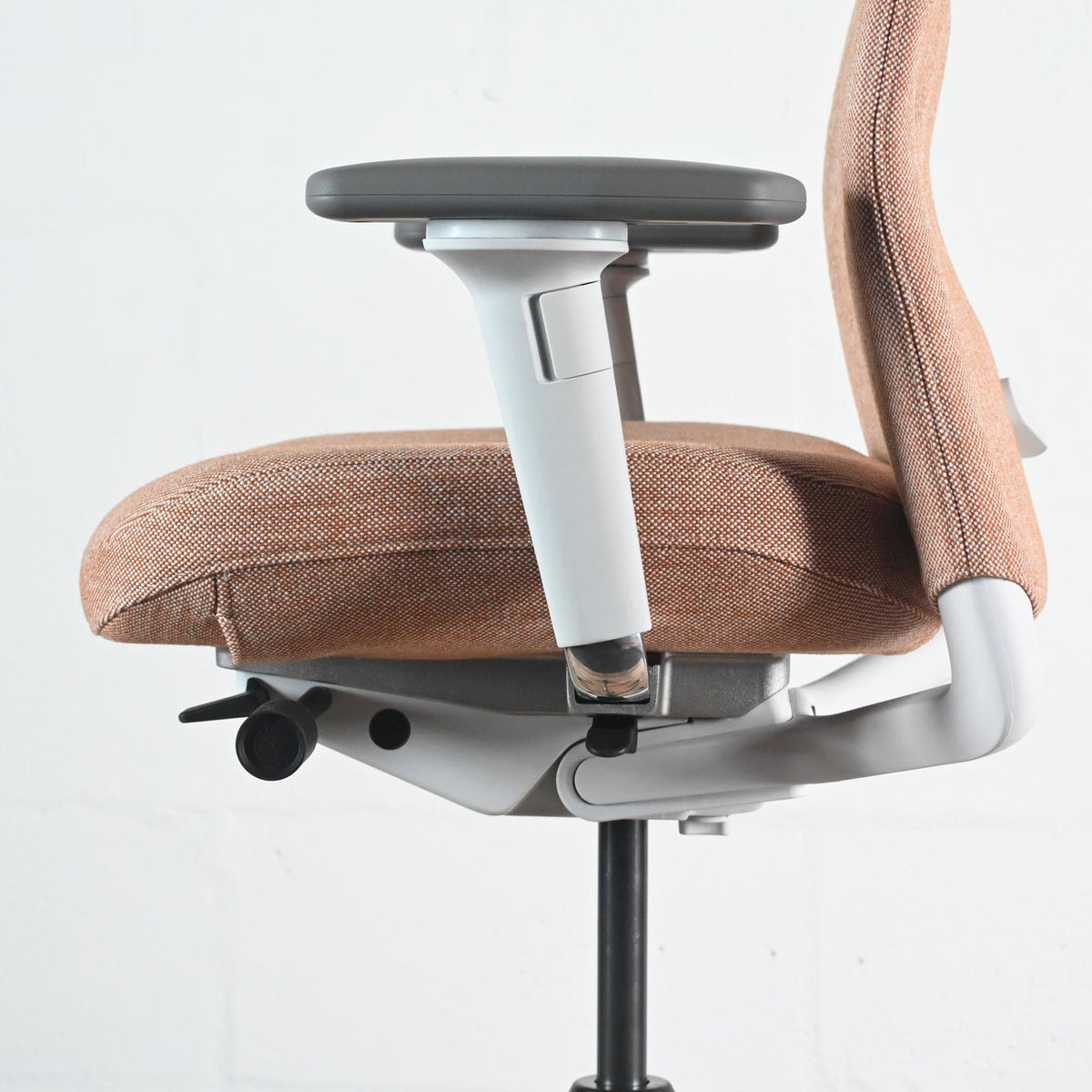 Vitra ID Trim Cognac / Ivory Fabric Office Chair | Re-Lived