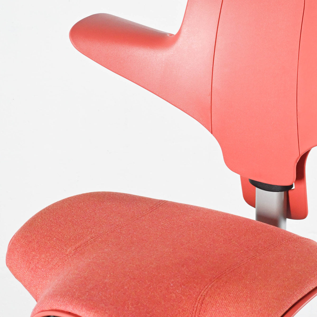 HAG Capisco Puls 8020 Rosehip Office Chair | Re-Lived