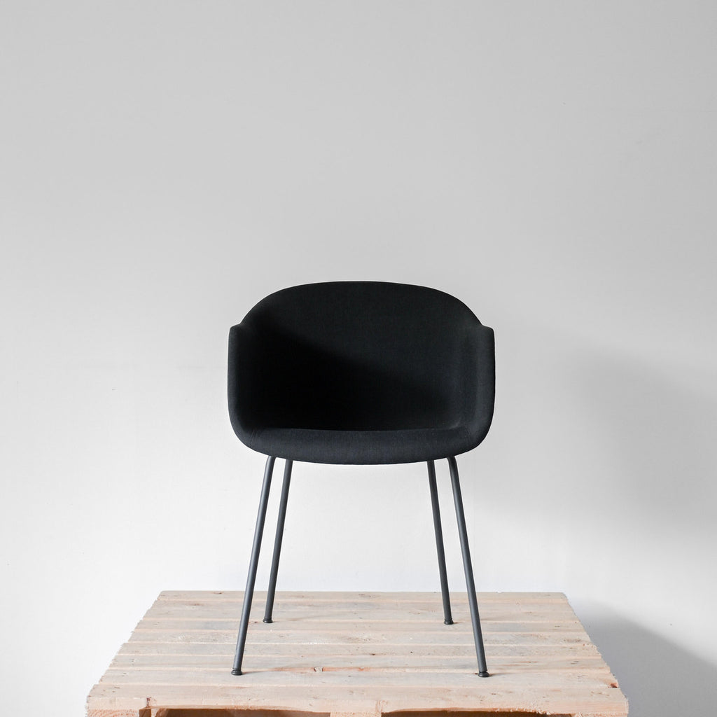 Muuto Fiber Armchair Upholstered Black Shell / Black Base | Re-Lived