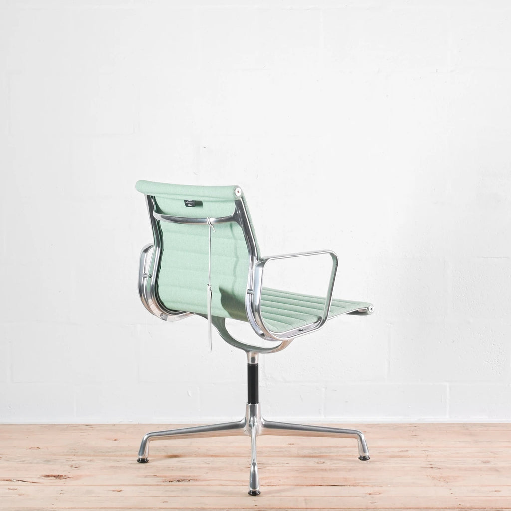 Vitra Eames EA 104 Chair Hopsak Fabric | Re-Lived