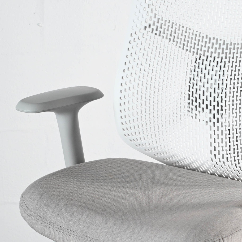 Herman Miller Verus Triflex Office Chair - White / Grey