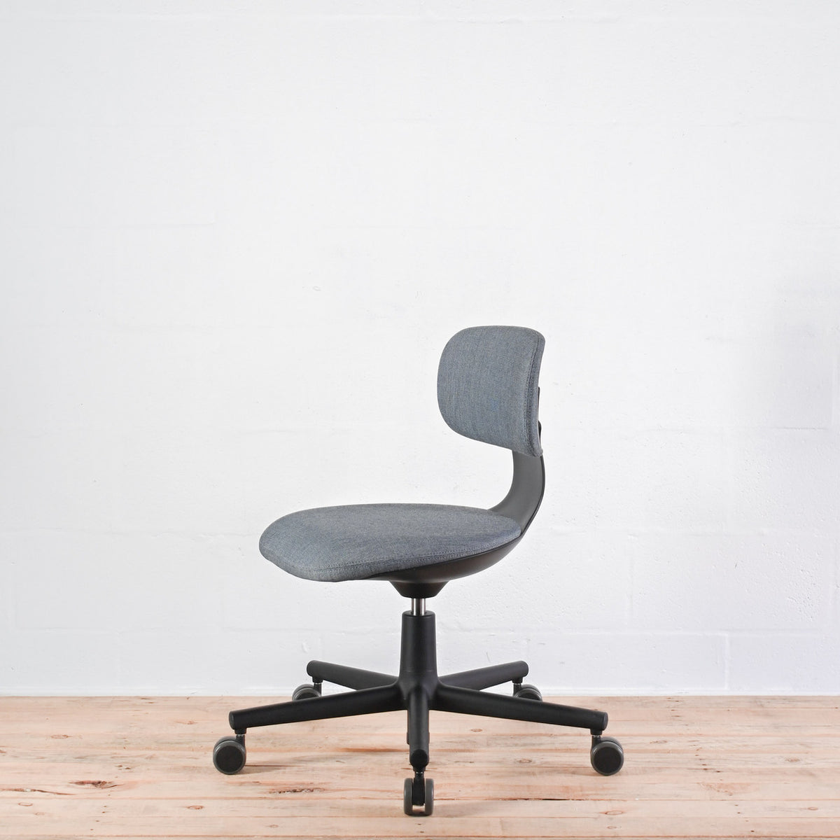 Vitra Rookie Blue Grey Melange Fabric Chair | Re-Lived