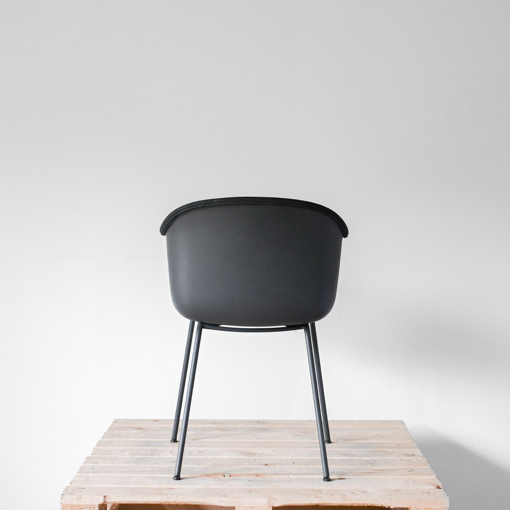 Muuto Fiber Armchair Upholstered Black Shell / Black Base | Re-Lived