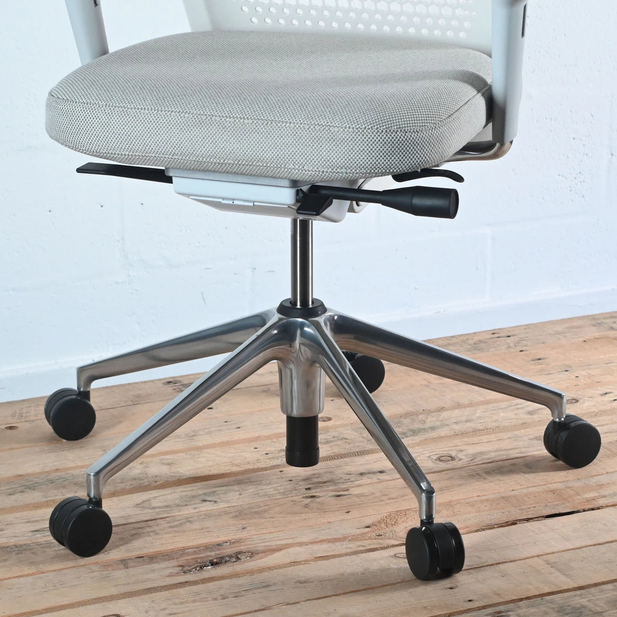 Vitra ID Air Soft Light Office Chair | Re-Lived