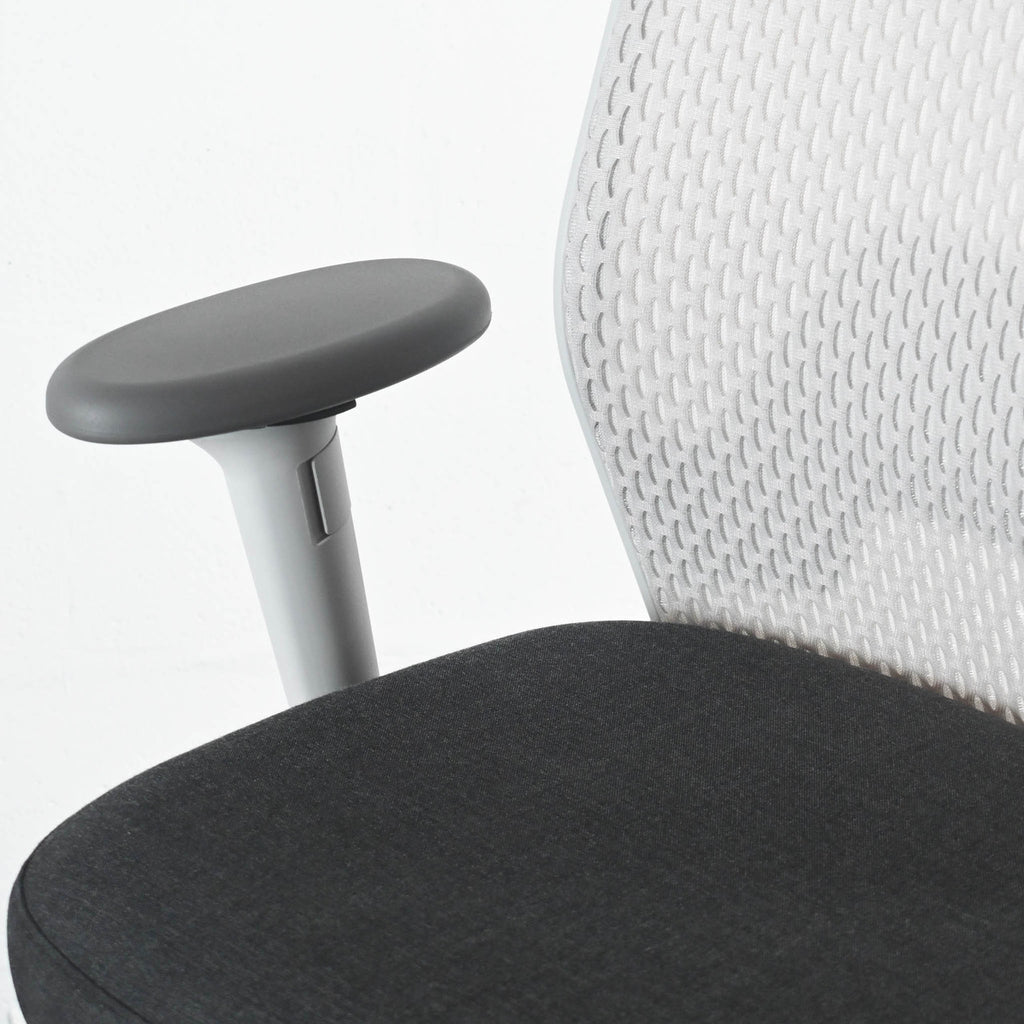 Vitra ID Mesh Soft Grey Office Chair | Re-Lived