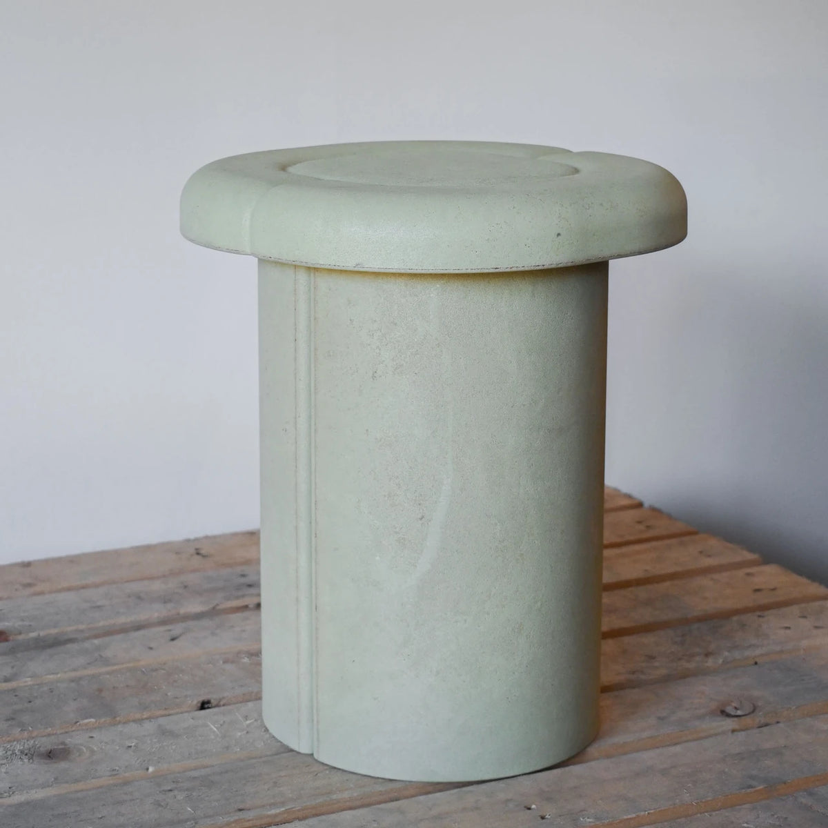 Mater Alder Stool Light Green | Re-Lived