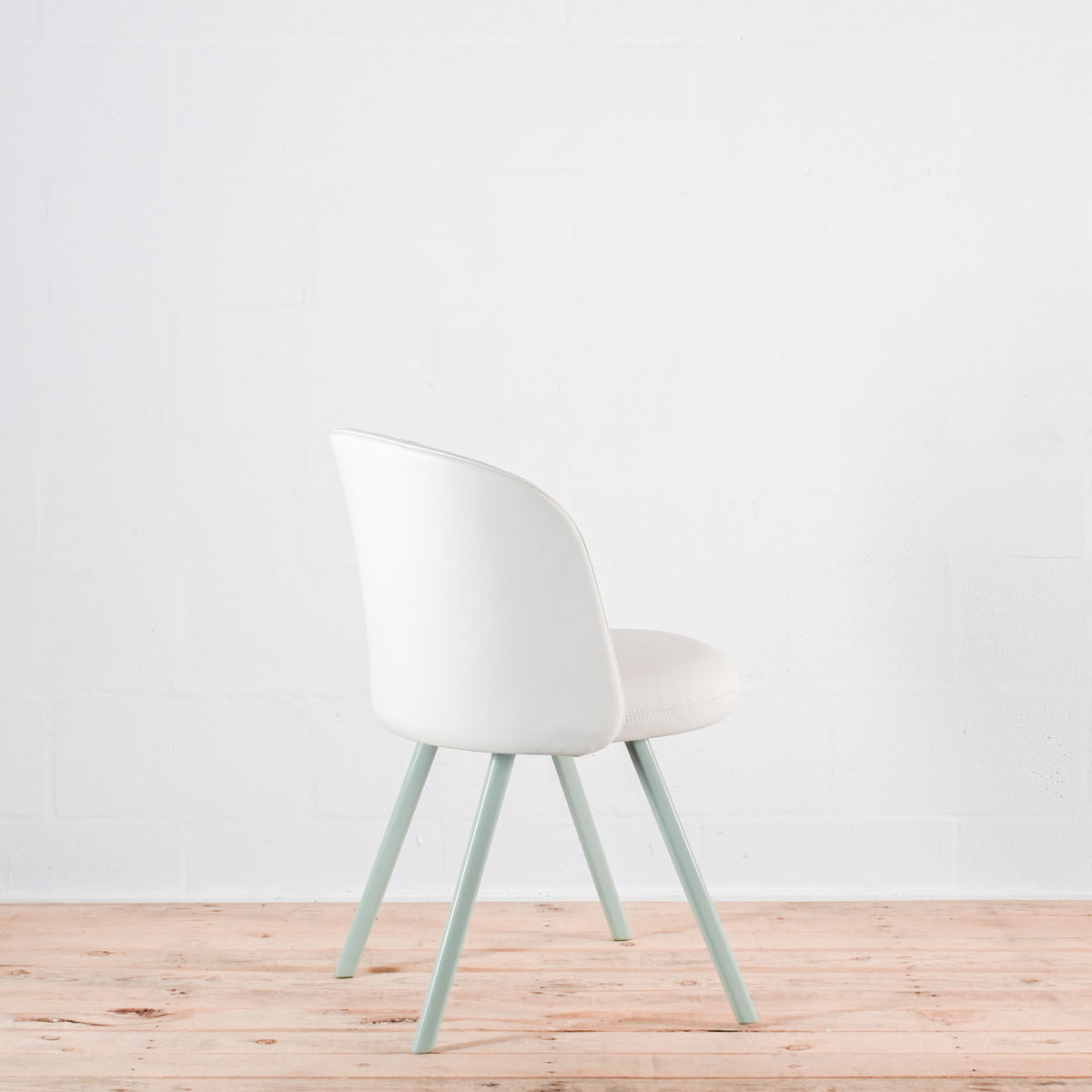 Vitra Mikado Side Chair Sand Leather | Re-Lived